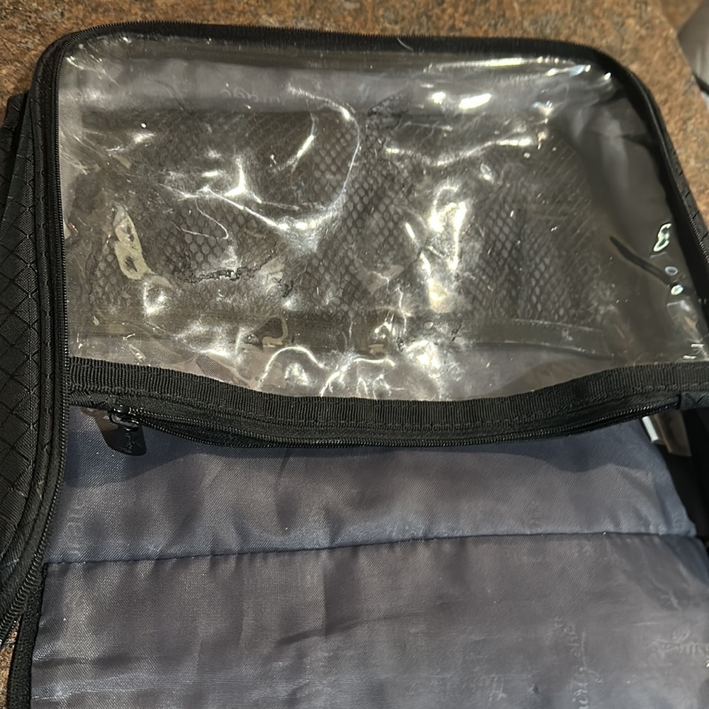 Thirty-One Hanging Toiletry Kit Bag Traveler Make Up Cosmetics Travel Wsr View 4